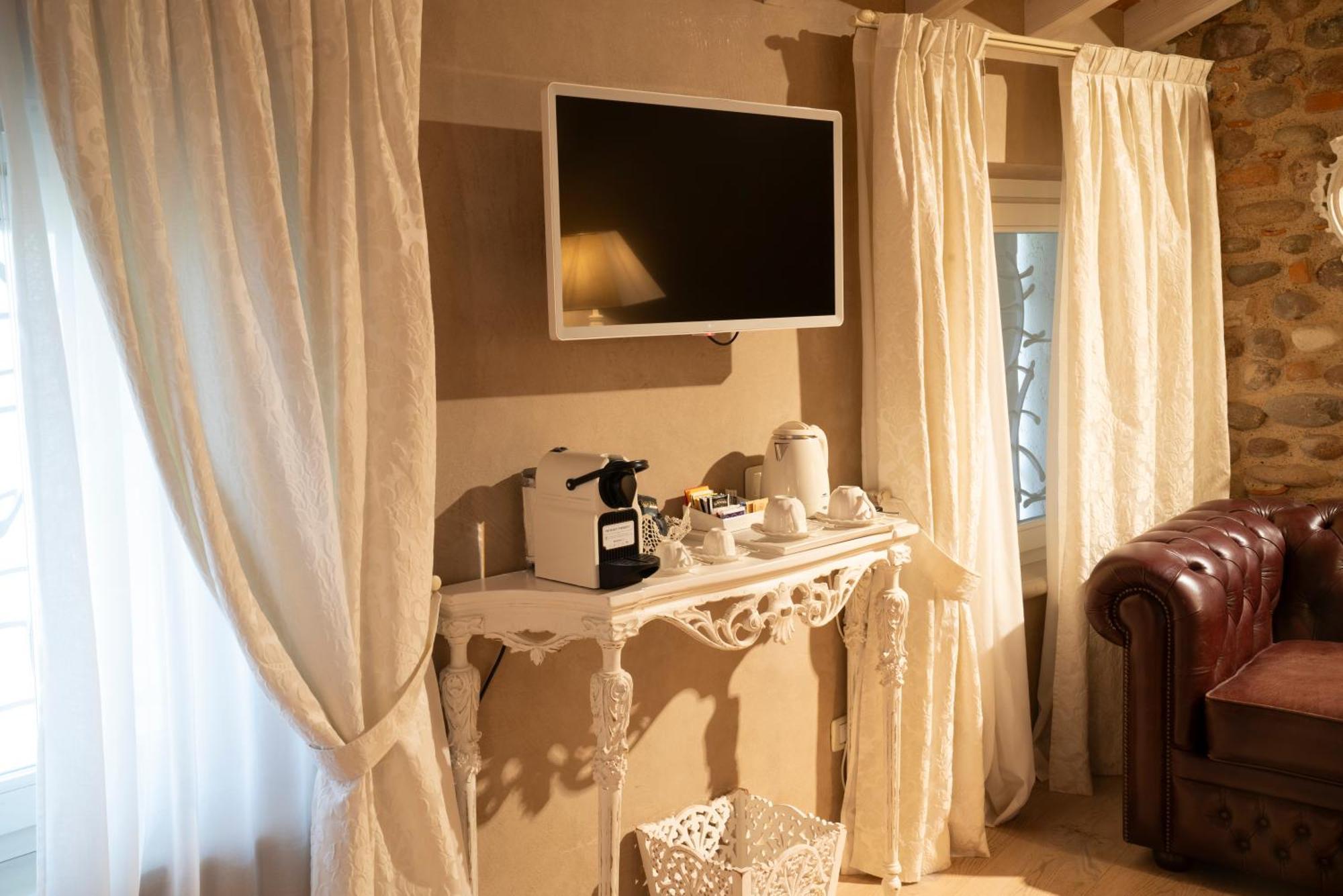 Regia Rosetta - Royal Borghetto Bed & Breakfast